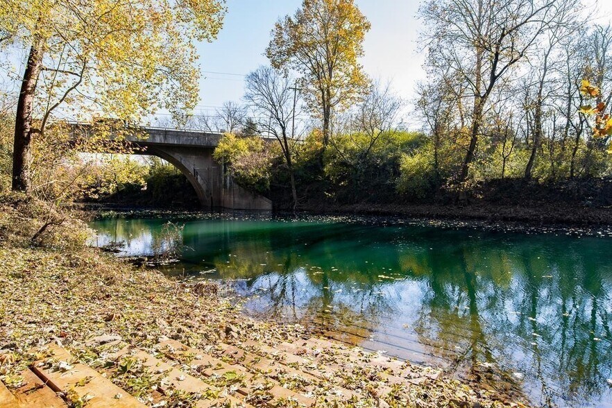 Building Photo - 726 Mill Creek Meadow Dr