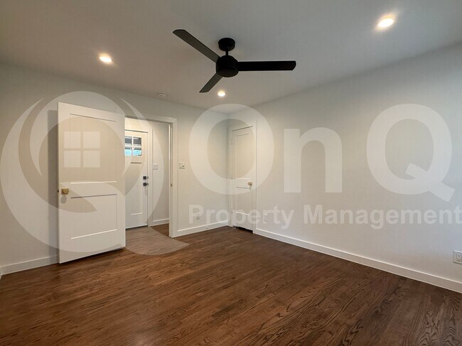 Building Photo - 9351 Angora St