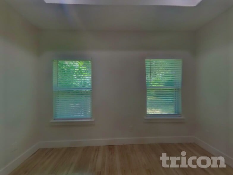 Building Photo - 328 Lakey Rd