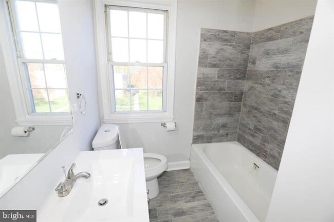 Building Photo - 113 Nunnery Ln