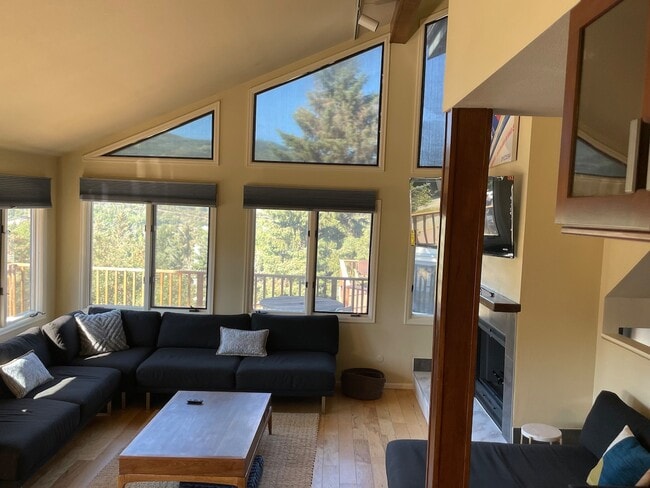 Building Photo - 230 Nottingham Rd