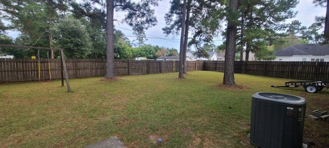 Building Photo - Three bedroom home in the city of Lakeland, GA