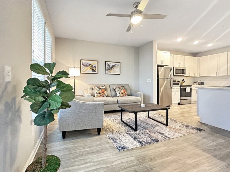 Building Photo - 2622 Flournoy Cir S