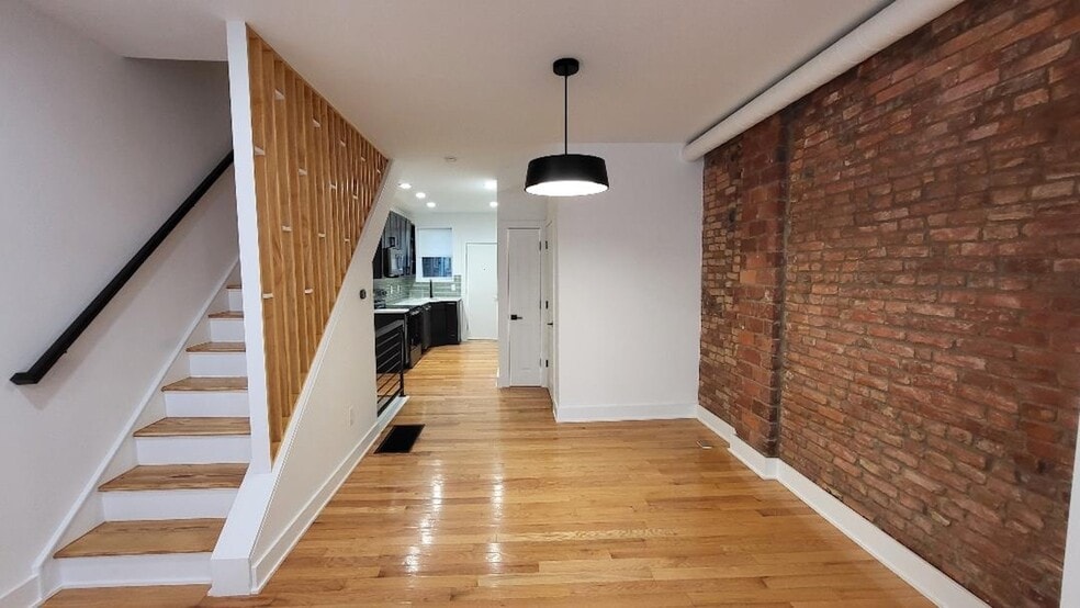 Building Photo - 1237 S 27th St