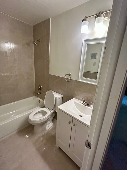 Building Photo - 3033 NW 204th Terrace