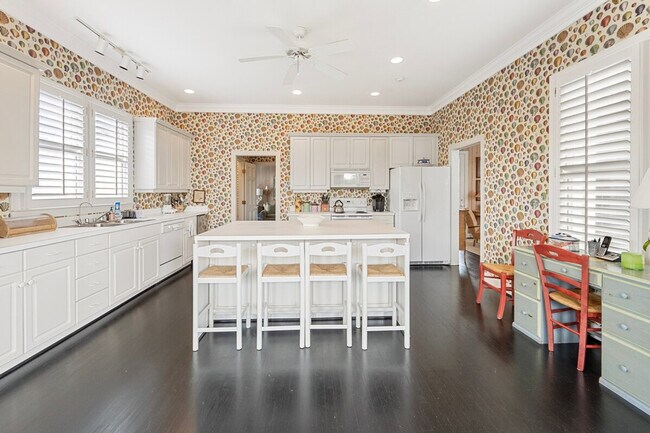 Building Photo - 64 Tradewind Ct