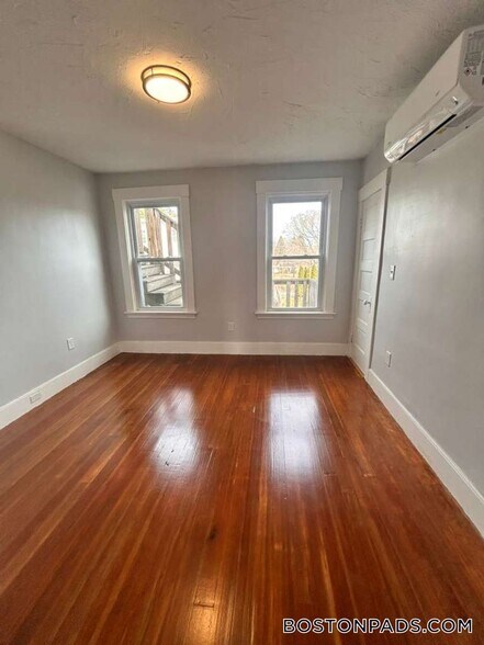 Building Photo - 67 Fairlawn Ave