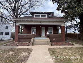 Building Photo - 1208 Hillcrest Dr