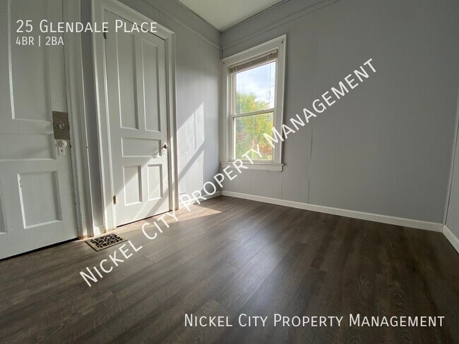 Building Photo - Beautiful 4 bedroom + Office Victorian Sty...