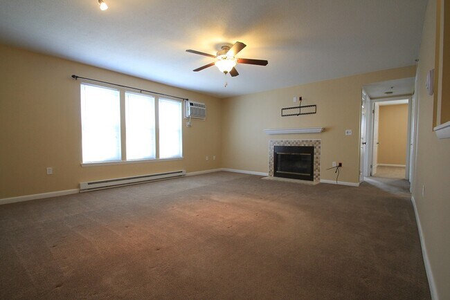 Building Photo - 82 Longview St