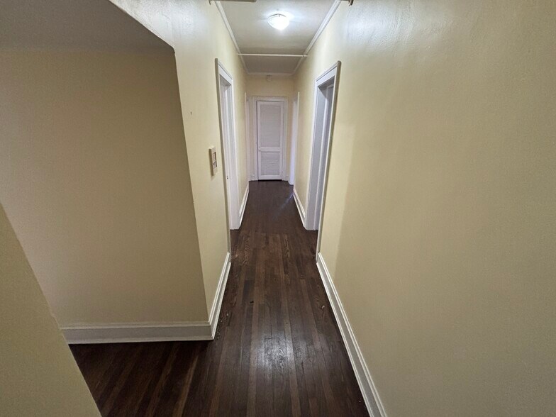 Building Photo - 544 Sheridan Rd