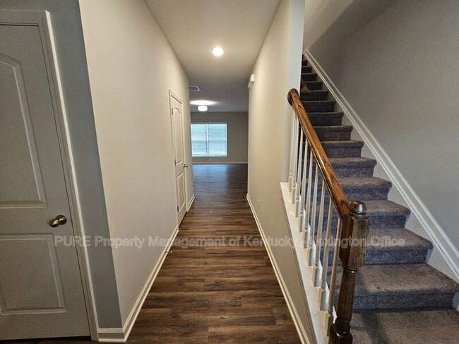Building Photo - 121 Forester Ct