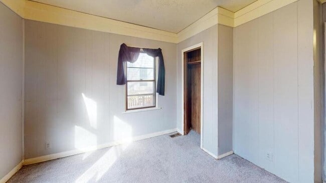 Building Photo - 373 West Ave