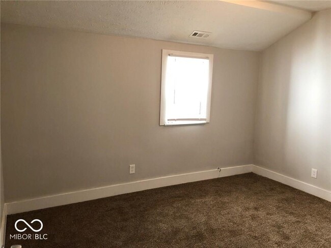 Building Photo - 651 N Beville Ave