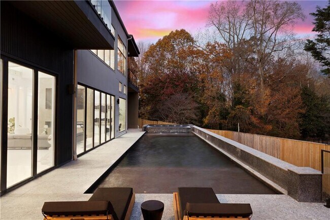 Building Photo - 3600 Lower Roswell Rd