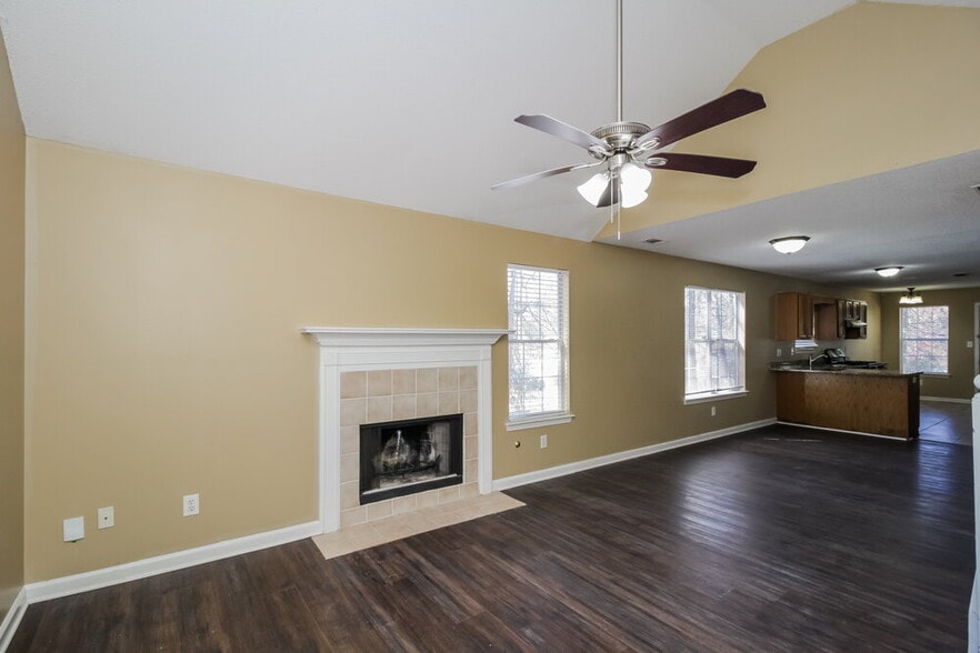 Building Photo - 1531 Wembley Dr