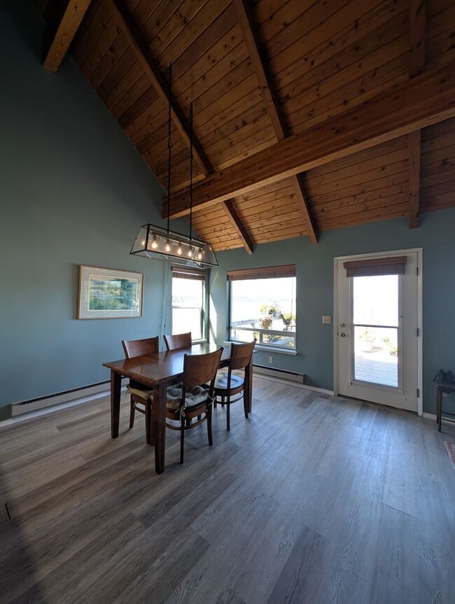 Building Photo - A Luxury Beachfront Lodge Awaits! For Rent...