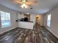 Building Photo - 5301 NE 27th Ave