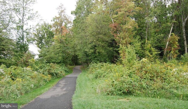 Building Photo - 13901 Belle Chasse Blvd