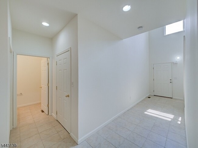 Building Photo - 26 DeCroce Ct