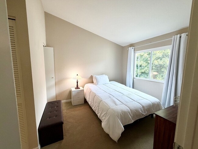 Building Photo - 76 Gavilan