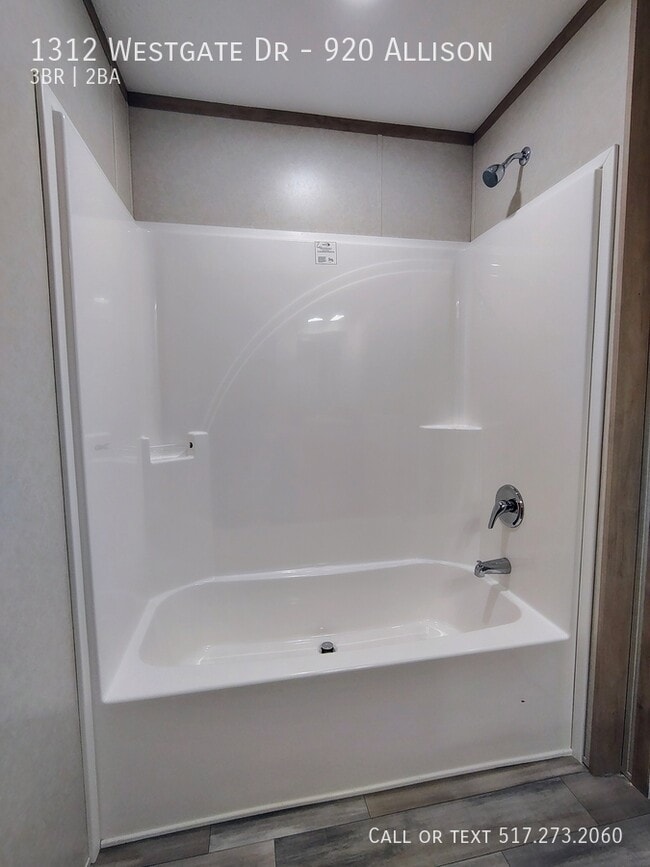 Building Photo - 1312 Westgate Dr