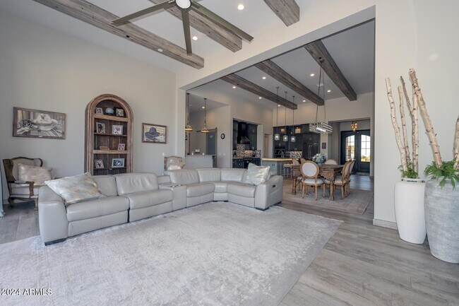 Building Photo - 5861 E Cloud Rd