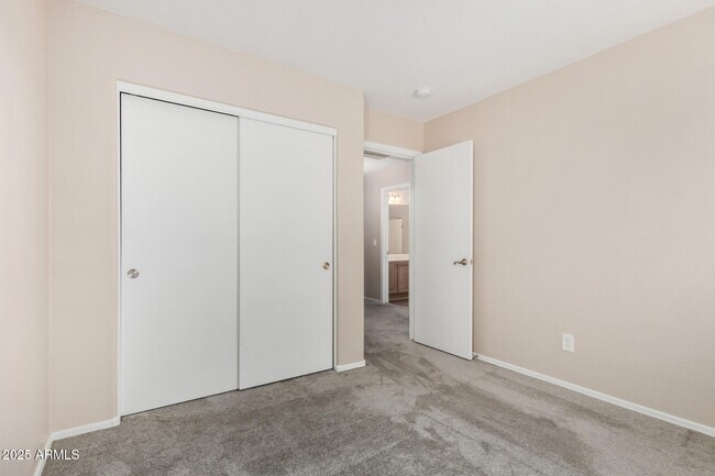 Building Photo - 6038 N Almanza Ln