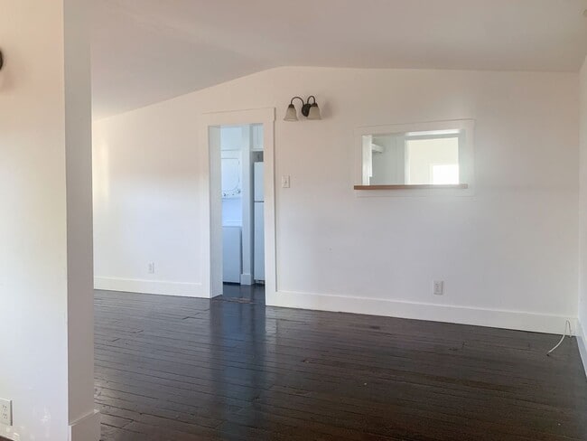 Building Photo - 5670 York Blvd