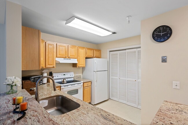 Building Photo - 501 Garrison Woods Dr