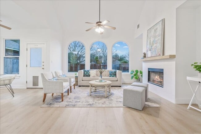 Building Photo - 712 Arrowood Pl