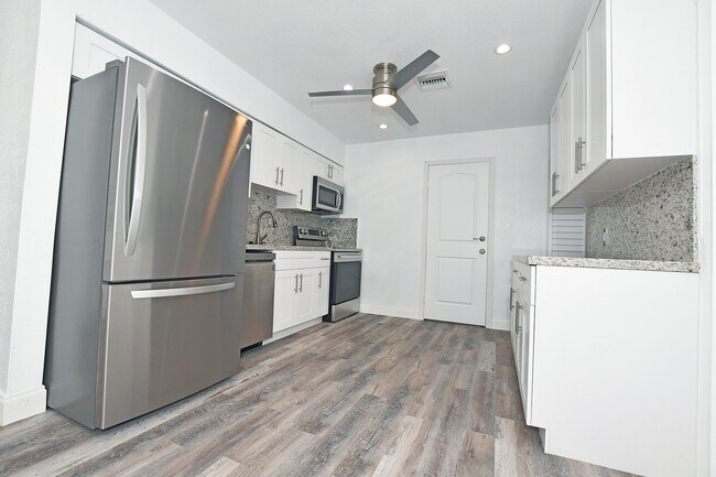 Building Photo - 270 NW 43rd St