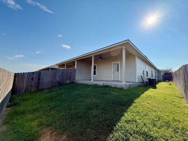 Building Photo - Luxury 3-bedroom, 2-bathroom Duplex in Seg...