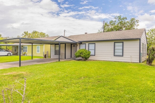 Building Photo - 5007 Northridge Dr