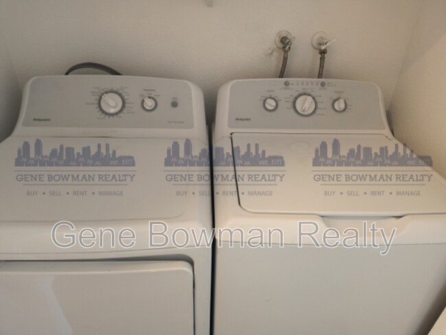 Building Photo - 6804 Panamint Row