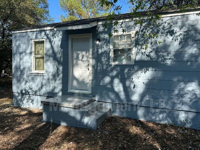 Building Photo - 1240 Rocky Creek Rd