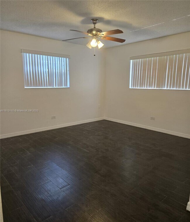 Building Photo - 611 SW 64th Way