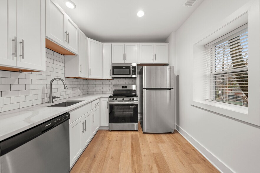 Building Photo - 4245 Troost Ave