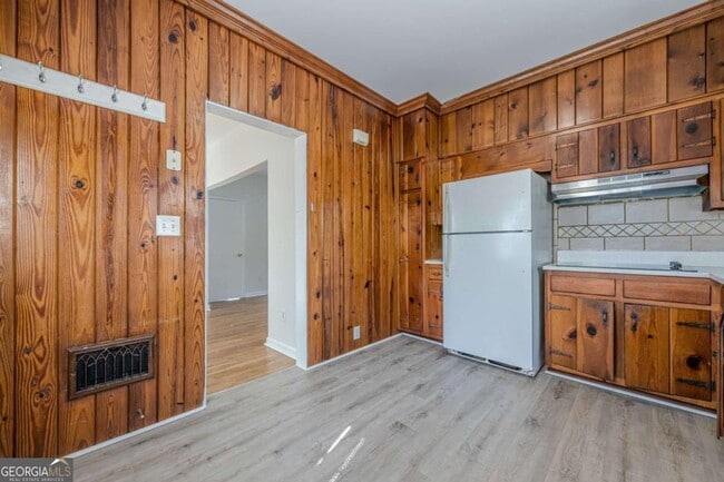 Building Photo - 1977 N Decatur Rd