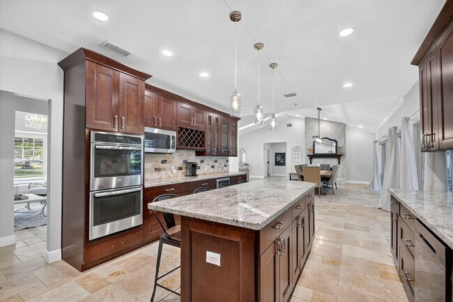 Building Photo - 13172 Doubletree Cir