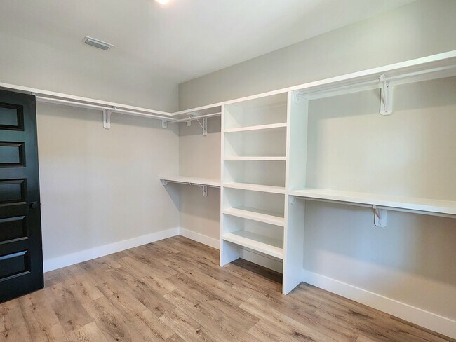 Building Photo - Stunning new executive home in Gulf Shores!