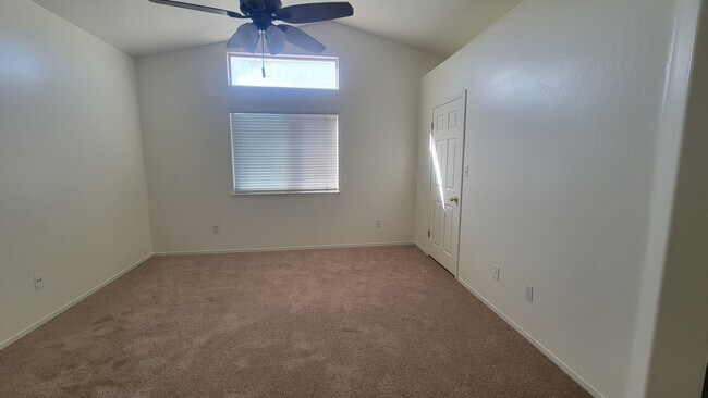 Building Photo - 8617 Beaver Dr