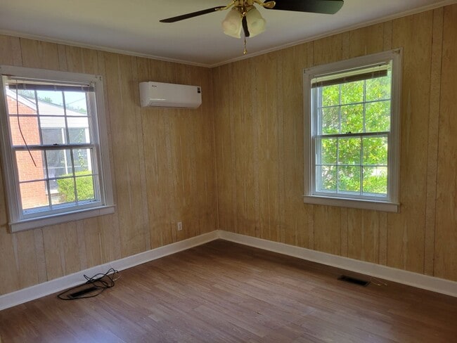 Building Photo - 815 Haywood Pl