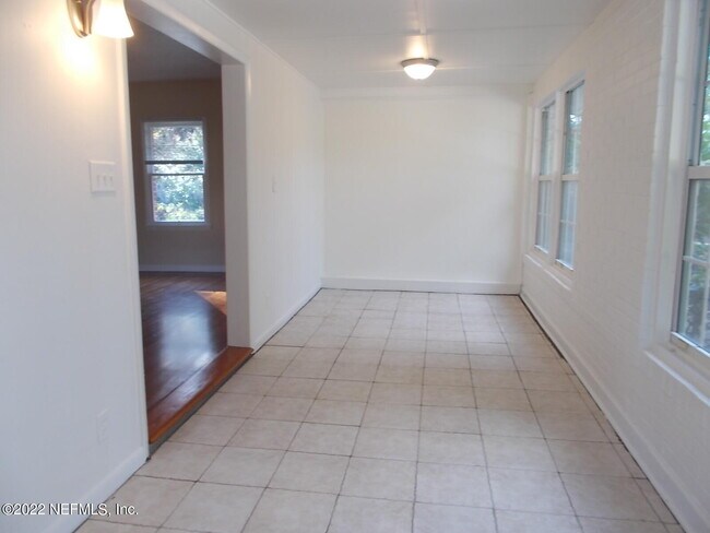 Building Photo - 5738 Cruz Rd