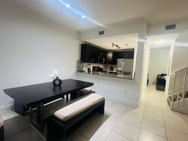 Building Photo - 3022 W Signature Dr