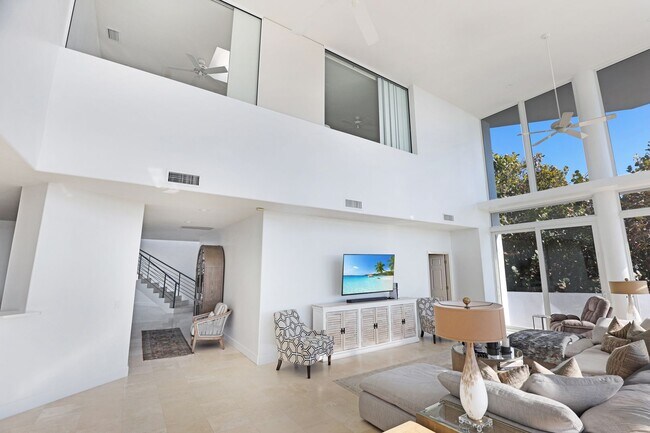 Building Photo - 5801 Gulf of Mexico Dr