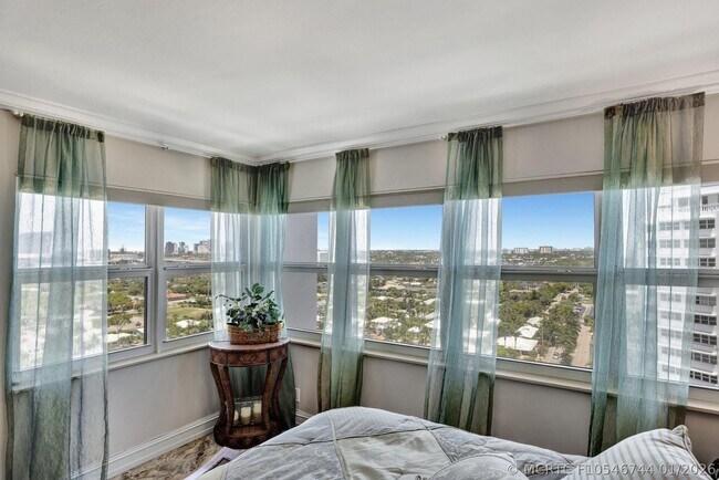 Building Photo - 2100 S Ocean Dr