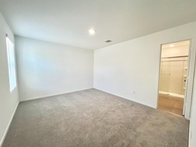 Building Photo - 3023 Mallorca Dr