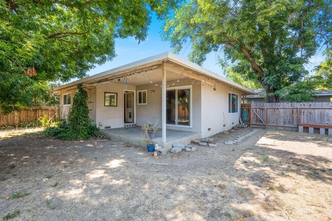 Building Photo - 1708-1710 Alameda Avenue