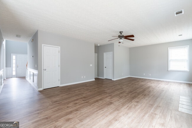 Building Photo - 3290 Cooper Woods Dr